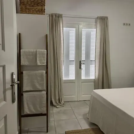 Apartment Dream House Piso Livadi